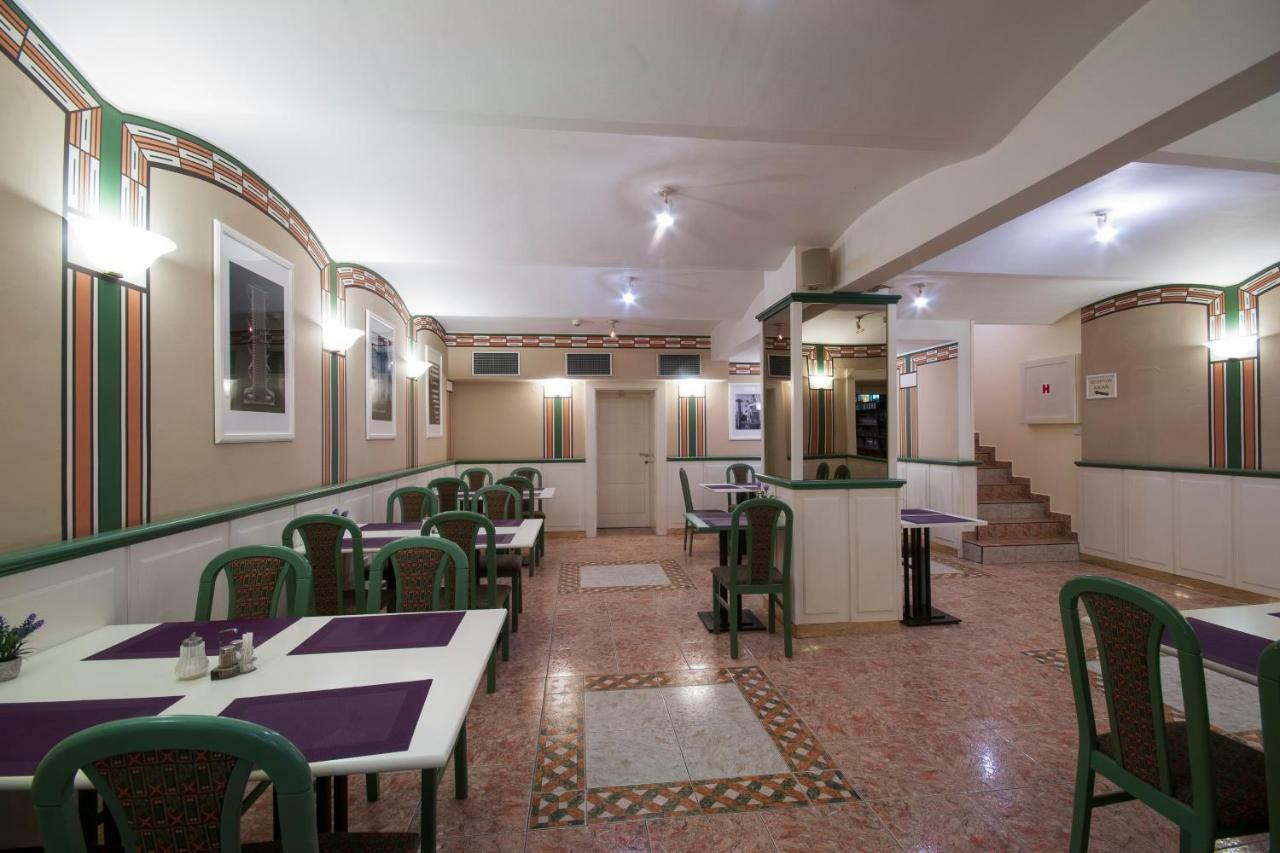 Art Deco Hotel Hoffmann 클라드노 외부 사진